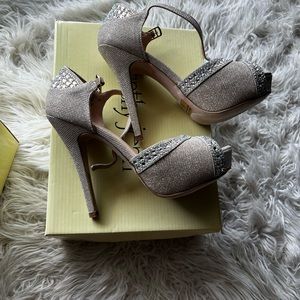 NWT Brand-new women’s shoes high heels